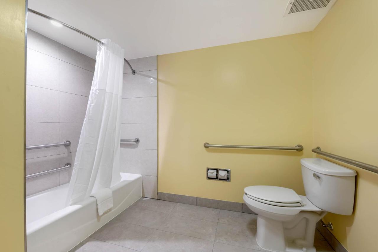 Jax Airport Hotel Jacksonville Bagian luar foto